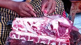 The first morning meat market, Fastest beef cutting by expert butcher, How to cutting cow meat