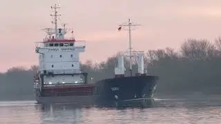 [ Highlight] Ship gliding through the Kiel canal | Relaxing Scenery | Germany