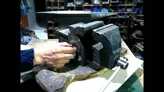 Comment faire un &eacute;tau hydraulique //How To Make A Hydraulic Vise//
