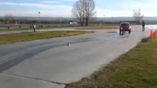 Circuito de Jarama. Pruebas de Slalom. Coches sin carnet