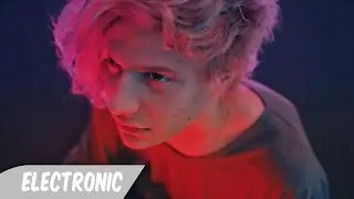 omri - i wanna say (Lyrics)