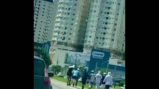 TORCIDA ORGANIZADA &mdash; BRIGA DE TORCEDORES TJS X GUARDA POPULAR #BOLACHA #MASSAGEM #FUTEBOL #PORRADA 