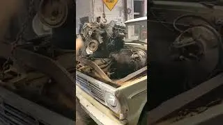 1969 Ford F250 Engine Swap - 360 V8 removal