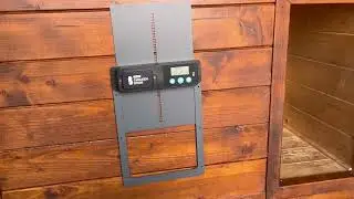 Automatick&aacute; dv&iacute;řka do kurn&iacute;ku
