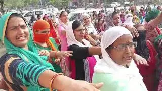 दीपक मंगला का अपने ही शहर में विरोध क्यों