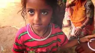 The Smile of No-One. Life of the street artisans in India