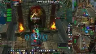 Multiboxer attacking PvP vendor