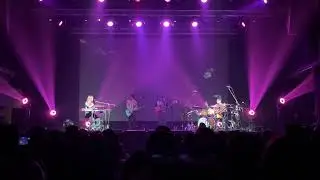 2025 10 25 Tizzy Bac 後台 夏季熱