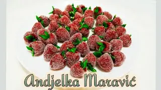 Posne jagodice🍓 Strawberry-shaped cakes