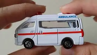 Mở hộp Tomica Basic No 18-Nissan NV350 Caravan Ambulance