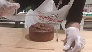 How to use the Lakeland Cake Leveller