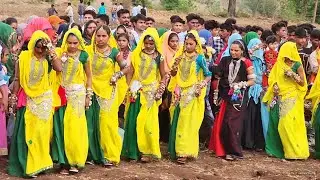 धवलु दगडु रेल मा नाखो | Dhavlu Dagdu Rail Ma Nacho | Girls Aadivasi Video 2023 | Masti Adivasi Geet
