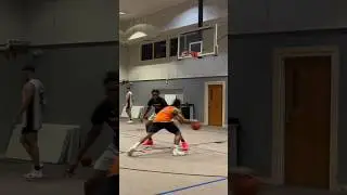Lower man wins 🤞🏾🥇 #crossover #basketball