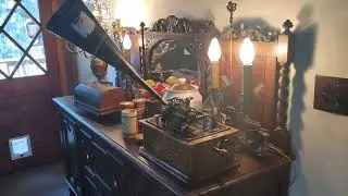 Beautiful Birds Sing On on an Edison Standard Phonograph (Model A, ca. 1901)