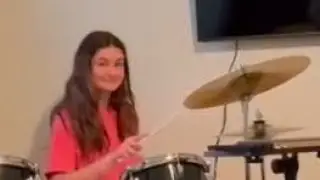 playing the drums is so easy