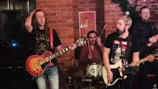 Cover band 'The other people' at doctor Watson's pub, Moscow 15.01.21 very nice...!