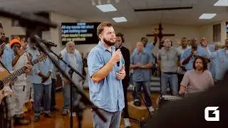 INMATE WORSHIP LEADER sings GRATITUDE in front of HUNDREDS!!!