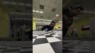 one hand spin