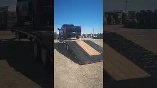 Smooth loading, secure hauling. Experience the power of our Hydraulic Beaver Tail Gooseneck.