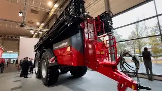 World premiere of Horsch Leeb Xeric fertilizer spread at Agritechnica 2023! Detailed walk around.