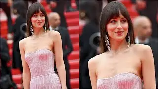Dakota Johnson właśnie uczyniła z waty cukrowej kolor r&oacute;żowy kolor roku 2025! 👗✨