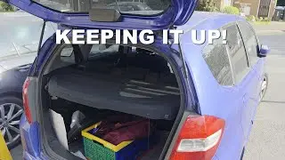 Replacing the tailgate gas struts on my mum's Honda Jazz
