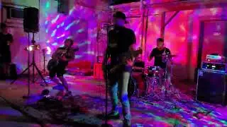 Debunker live at Back Alley Tonsorium Harlingen, Texas.