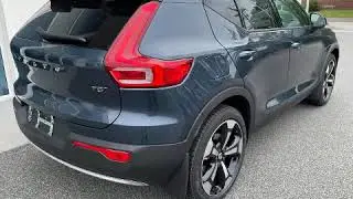 2022 Volvo XC40 T5 AWD Momentum in Hyannis, MA 02601