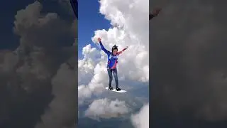 Should skysurfing become an Olympic sport? 🫣|📹 IG: a_slepnev