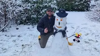 A Peaceful German Winter Day ❄️ Making a Snowman