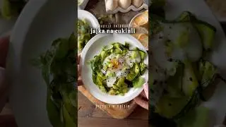 Jajka na cukinii to pyszny i prosty spos&oacute;b na śniadanie 🍳 #easyrecipe #pyszne #recipe #eggs
