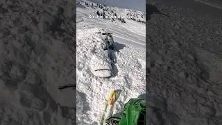 Закопайте сани, чтобы построить трамплин 🤘 @basecampmotorsports @skidoo #skidoo #snowmobile #snow...
