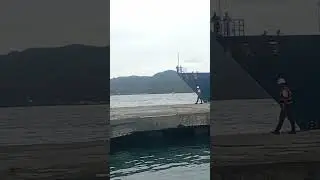 Proses Lempar tali kapal KM. Sirimau