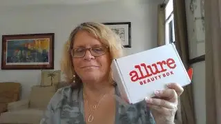 ALLURE Beauty Box - August 2022