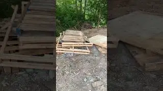 More repurposed pallets to stack firewood on. Hard core wood hoarding before winter.