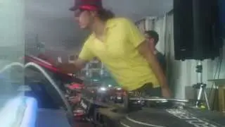 RADIQ @ Cosmo records showcase @ La Terrrazza, Barcelona Sonar OFF 2013) (HD)