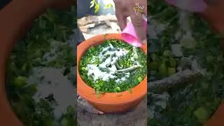 Punjab Farmer Making Organic Sarson Da Saag With Makke ke Roti Rs 99/- Only #jalandharfood #shorts