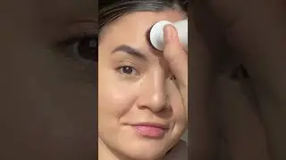 I&rsquo;ll do anything for nicely blended foundation.. clearly. 🙃 #makeuptools #foundationhacks #makeuph