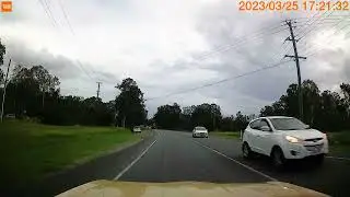 Motorcycle police chase, dangerous rider Teviot Rd north of Pub Lane, Greenbank. 5:21pm 25/3/23
