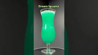 Green Iguana 💚(another delicious green cocktail) Recipe in the comments #cocktails #recipe #drinks