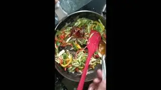 street desi style veg hakka noodles recipe | veg hakka noodles recipe | New year Special