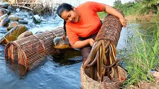 Build Primitive Eel Trap From Bamboo Catch Eel for food & Cooking Eel Eating delicious