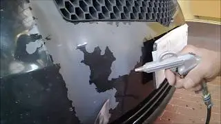 Riverniciatura paraurti che si sfoglia