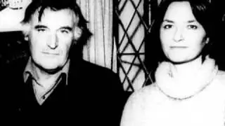 Ted Hughes - The Lovepet