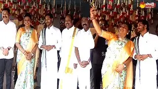 Minister Roja Selfie With CM Jagan | Ugadi Celebrations 2023 | Minister Jogi Ramesh @SakshiTVLIVE