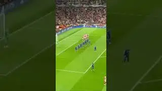 Arsenal V PSG Disallowed free kick #arsenal #psg #football #championsleague #freekick #short