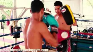 Khru Bank Training At Sumalee Boxing Gym