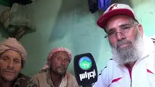 عائلة تعيش في ضريح