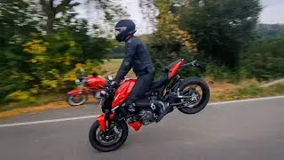 New Ducati Monster 937  Power Wheelie and Stoppie