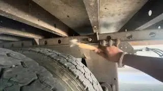 Truck driver in Canada 🇨🇦. Axle moving of 53 feet trailer ✌️
